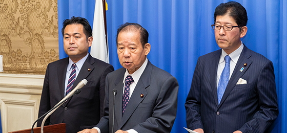 二階幹事長