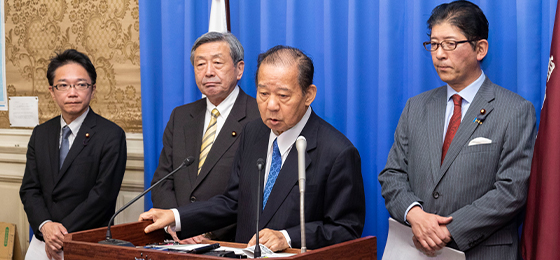 二階幹事長