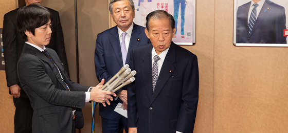 二階幹事長