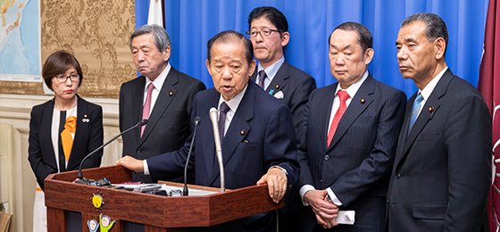 二階幹事長