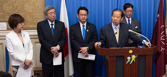 二階幹事長