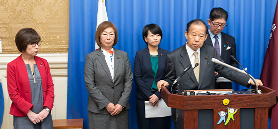 二階幹事長