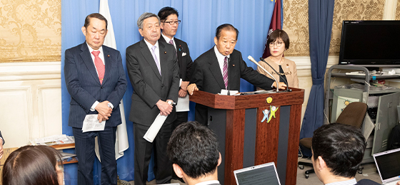二階幹事長