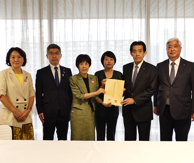 青年局・女性局主催「自由民主党総裁選挙 公開討論会」開催の申し入れ