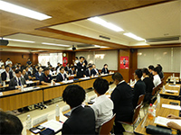 青年団体との意見交換会の様子