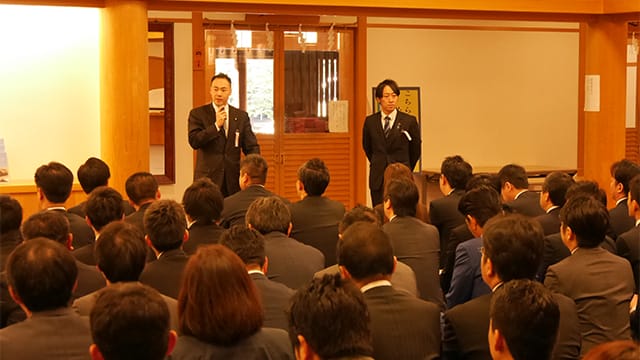 靖國神社昇殿参拝を実施