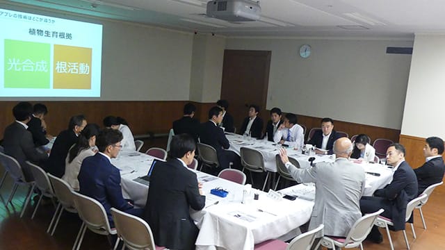 株式会社アプレの高橋廣介代表取締役を招き定例昼食会を開催
