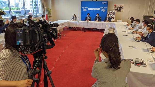 今国会最後の青年局定例会議を開催
