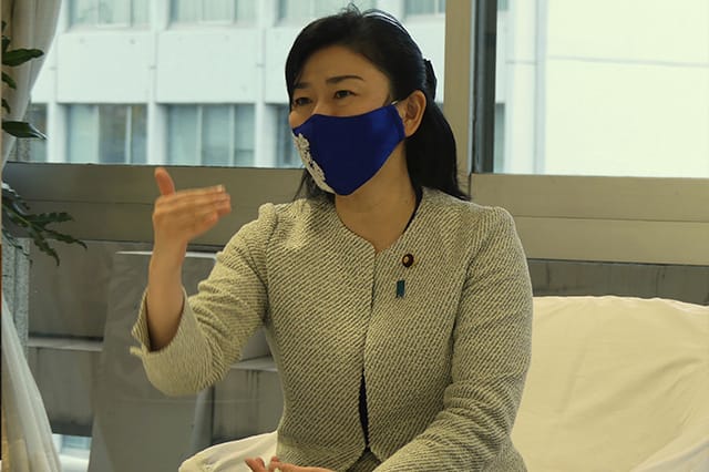 NPOあなたのいばしょから提言書を受け取りました