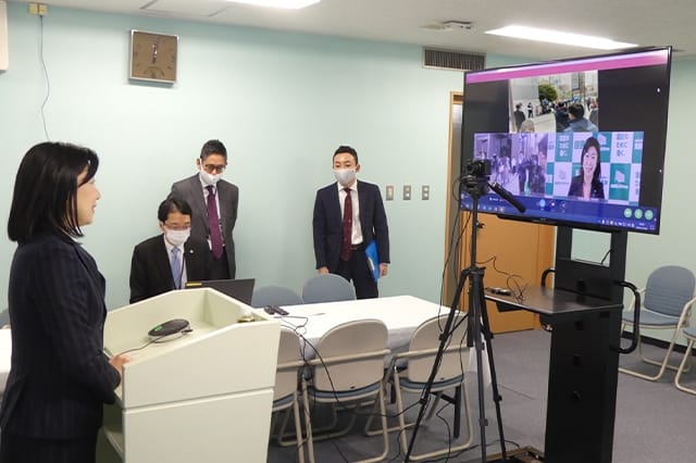 党遊説局主催の街頭演説会で牧島かれん青年局長がリモート演説!