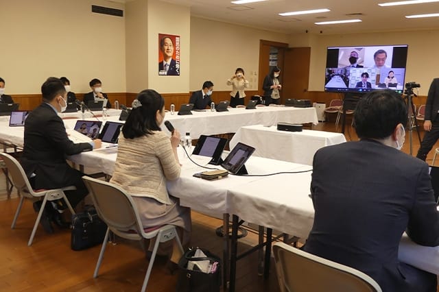 青年局定例会議で吉川赳内閣府大臣政務官が北朝鮮による拉致問題について講演