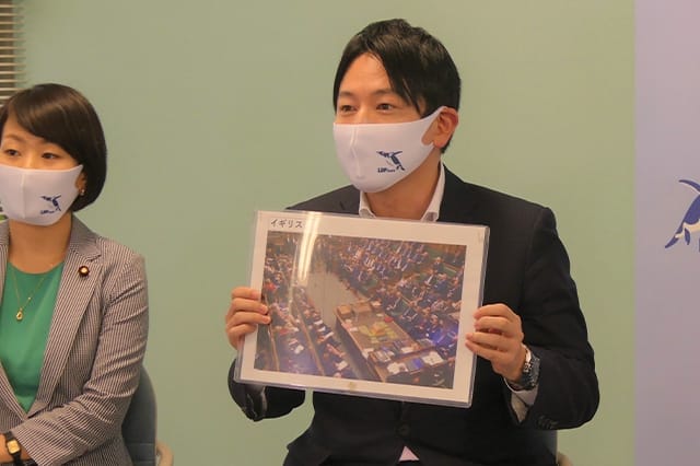 牧島かれん青年局長ら青年局役員が党首討論を実況解説