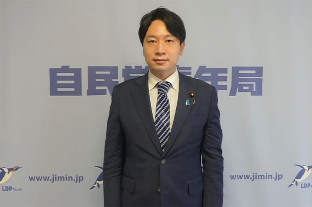 第52代青年局長に小倉將信衆議院議員が就任