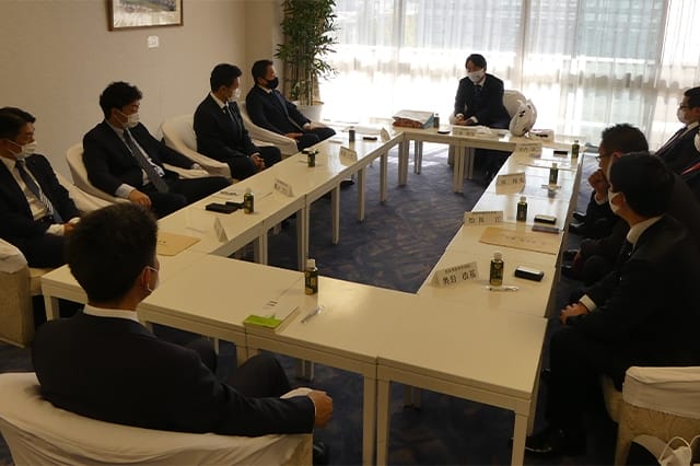 鳥取、島根、徳島、高知県連が小倉青年局長に参議院合区解消について申し入れ