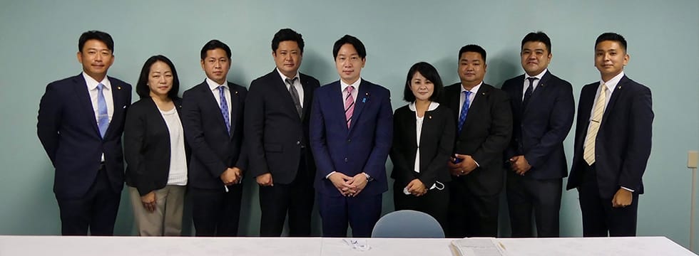 沖縄県連青年部・青年局が小倉將信青年局長を表敬訪問