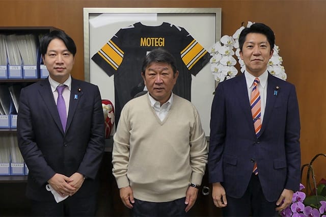 小倉局長、佐藤代理が茂木幹事長に活動報告