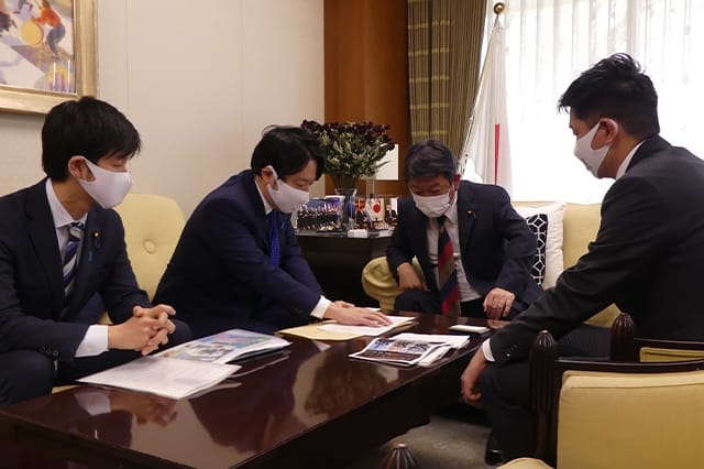茂木敏充幹事長ら党執行部に申し入れ