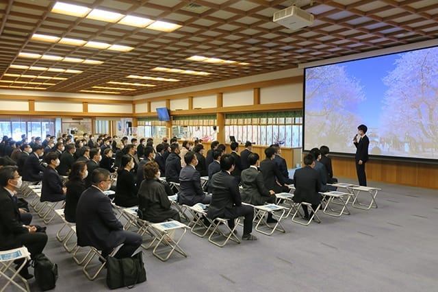 女性局と合同で有志による靖國神社昇殿参拝を実施