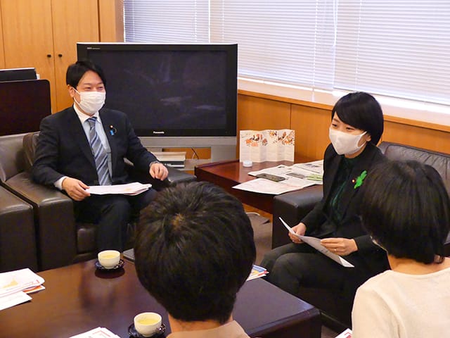 小倉青年局長がセーブ・ザ・チルドレンユースとともに鈴木貴子外務副大臣と面会