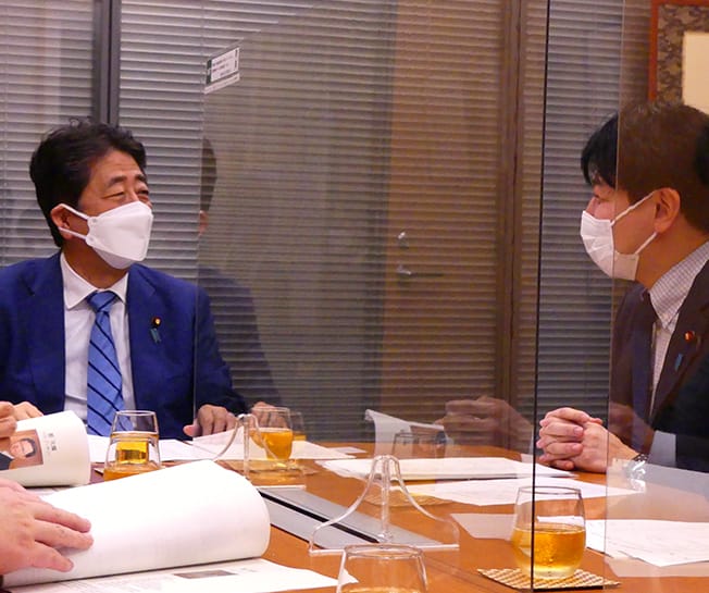 安倍元総理らに台湾訪問前のご挨拶に伺いました