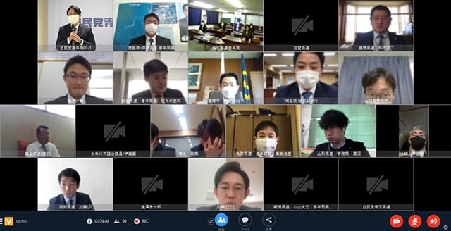 小倉將信内閣府特命担当大臣が定例会議で講演