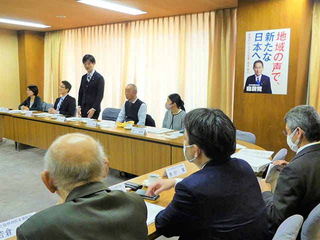 片目失明者友の会との意見交換会を開催し、片目体験も実施