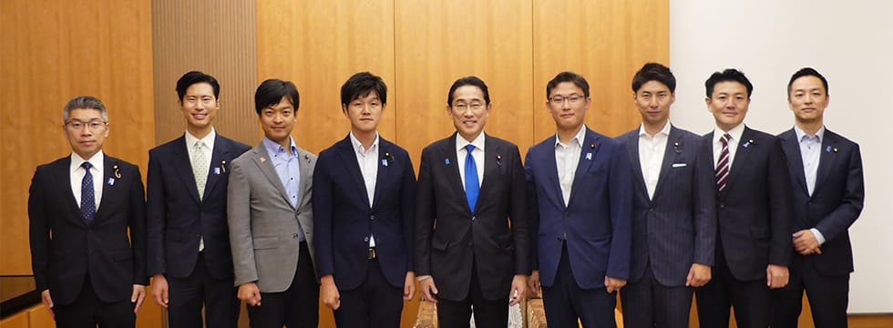 岸田総理・総裁へ台湾・パラオ訪問の成果を報告