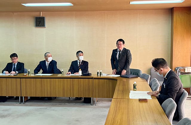 島根県連青年局（坪内涼二局長ら）が党本部で中央研修会を開催