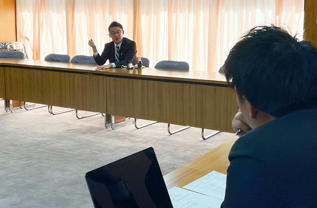 島根県連青年局（坪内涼二局長ら）が党本部で中央研修会を開催