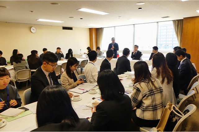 外務省主催事業JENESYS2023で、台湾の若い世代30人(長風文教基金会訪日団)が青年局役員を表敬