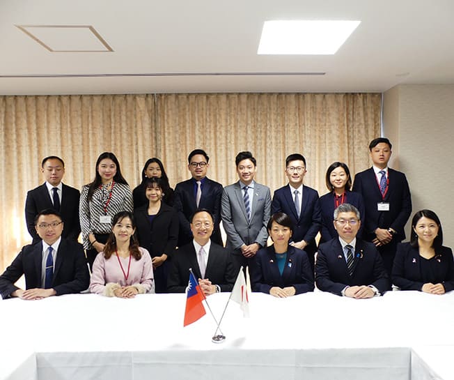 長風文教基金会訪日団が青年局役員へ表敬訪問
