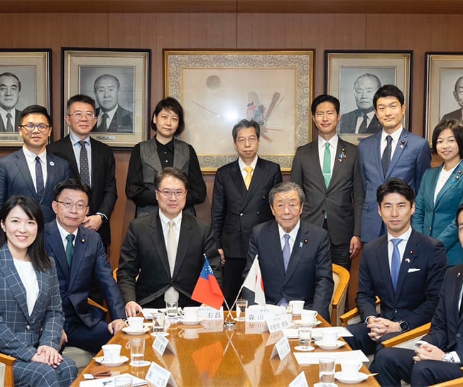 民進党林秘書長 森山裕幹事長へ表敬訪問