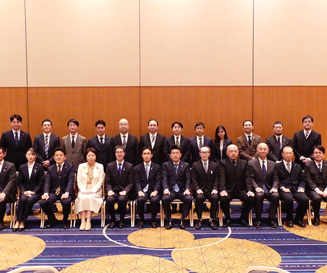 日本医師会未来医師会ビジョン委員会との意見交換会を開催