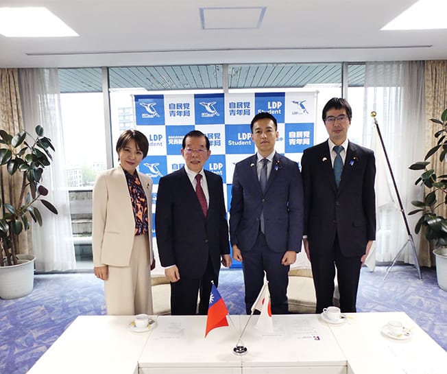 台湾日本関係協会謝長廷会長と青年局役員の面会